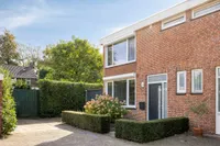 Rijnstraat 10, Budel
