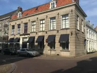 Hoogeinde, Tiel