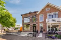 Burgemeester de Bruinelaan 102, Zwijndrecht