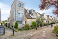 Haya Van Someren-Downerpad 28, Spijkenisse