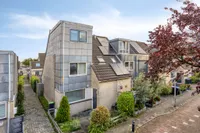 Haya Van Someren-Downerpad 28, Spijkenisse