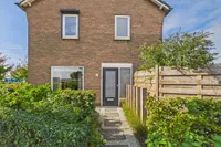 Bernhardstraat 13, Hoek