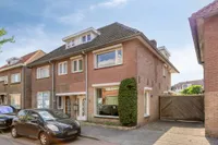 Nassaustraat 12, Waalre