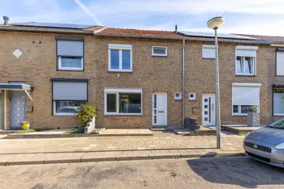 Prins Bernhardstraat 8, 6373KK, Landgraaf, Limburg