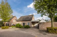 Pompenmaker 17, Oost West En Middelbeers