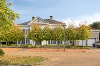 Steenhof 4, Bavel