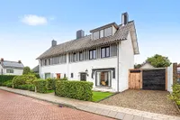 Hertenlaan 6, Hoeven