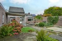 Dorpstraat 51, Buchten