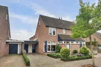 Deusonelaan 24, Diessen