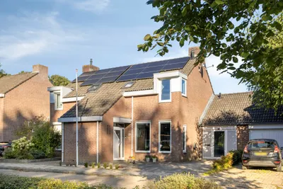 Burg. Van Laarstraat 20, 6247EV, Gronsveld, Limburg
