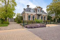 Van Eysingaleane 8, Easterein