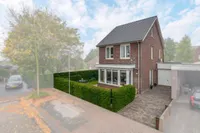 Maaszicht 12, Lomm