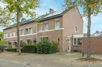 Kiezel 18, Oss