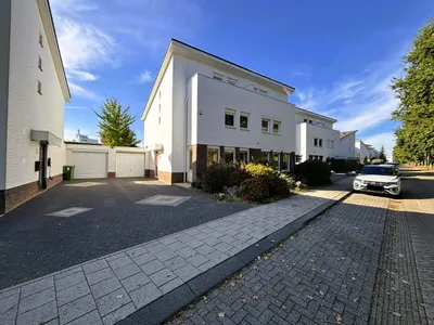 Veldwezeltstraat , 6215JC, Maastricht, Limburg