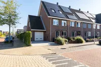 Oosthoekweide 28, Hellevoetsluis