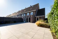 Oosthoekweide 28, Hellevoetsluis