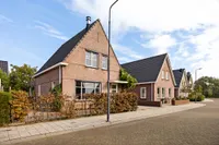 Kreekpad 25, Kats
