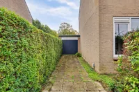 Troelstrastraat 12, Strijen