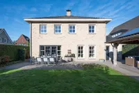 Korenbloemlaan 16, Hoeven